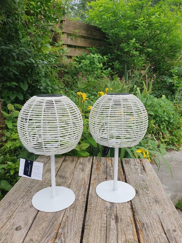 Solar tafel lamp wit op voet.