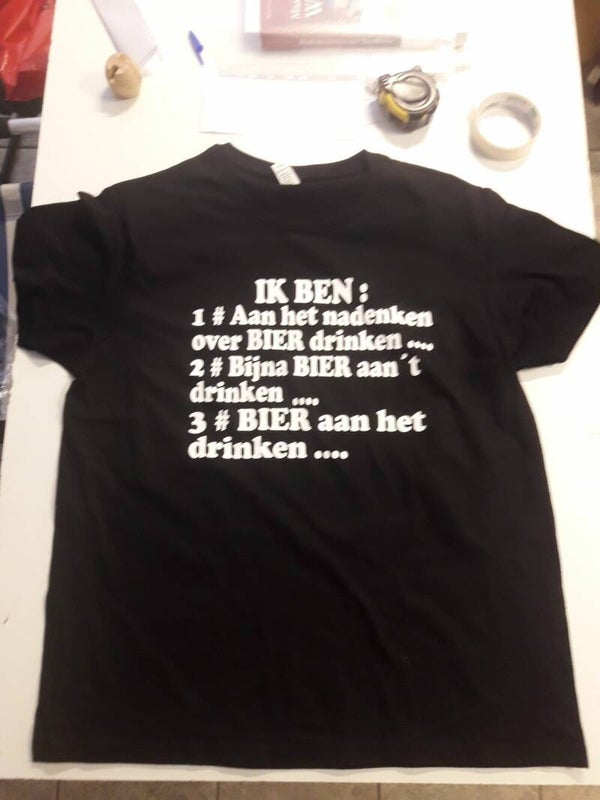 Ik ben bier aan het drinken