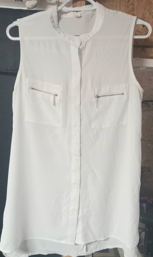 Button up Sleeveless Blouse