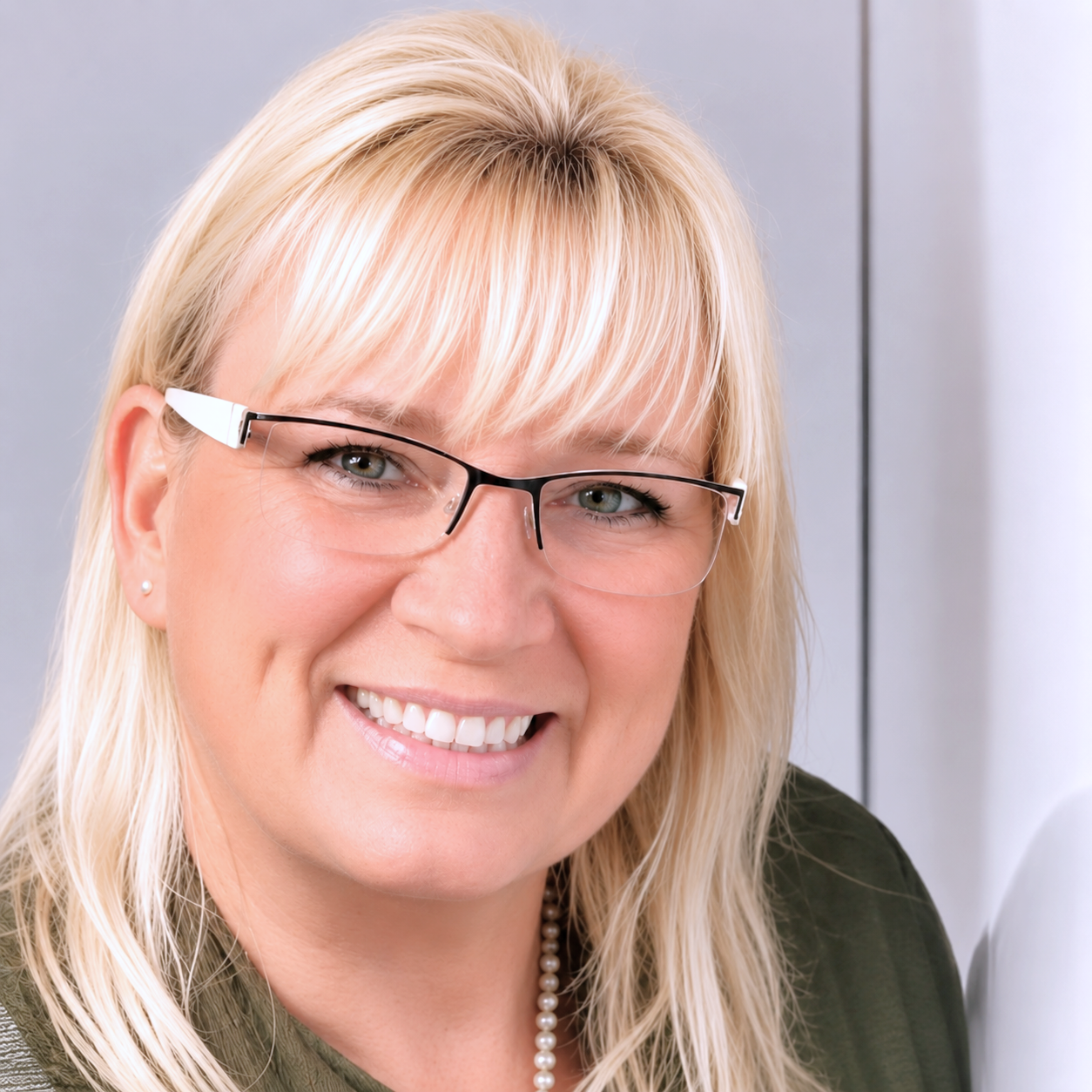 Anke Schmitz • Intuitive Life Coachin & YOURS mind Gründerin