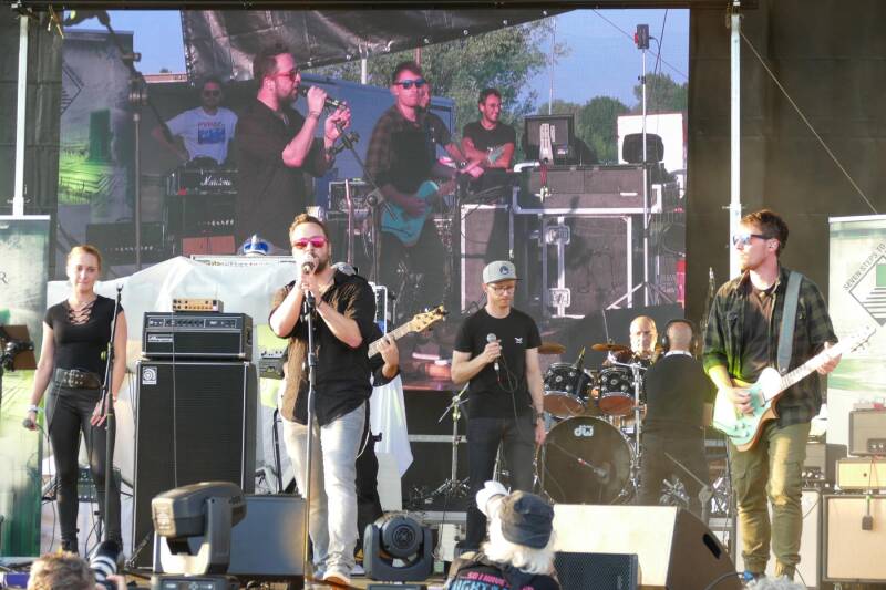 55_Seven Steps To The Green Door