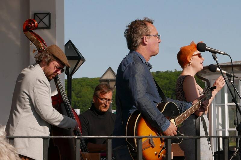 01_Ginger Blues Featuring Jessie Gordon