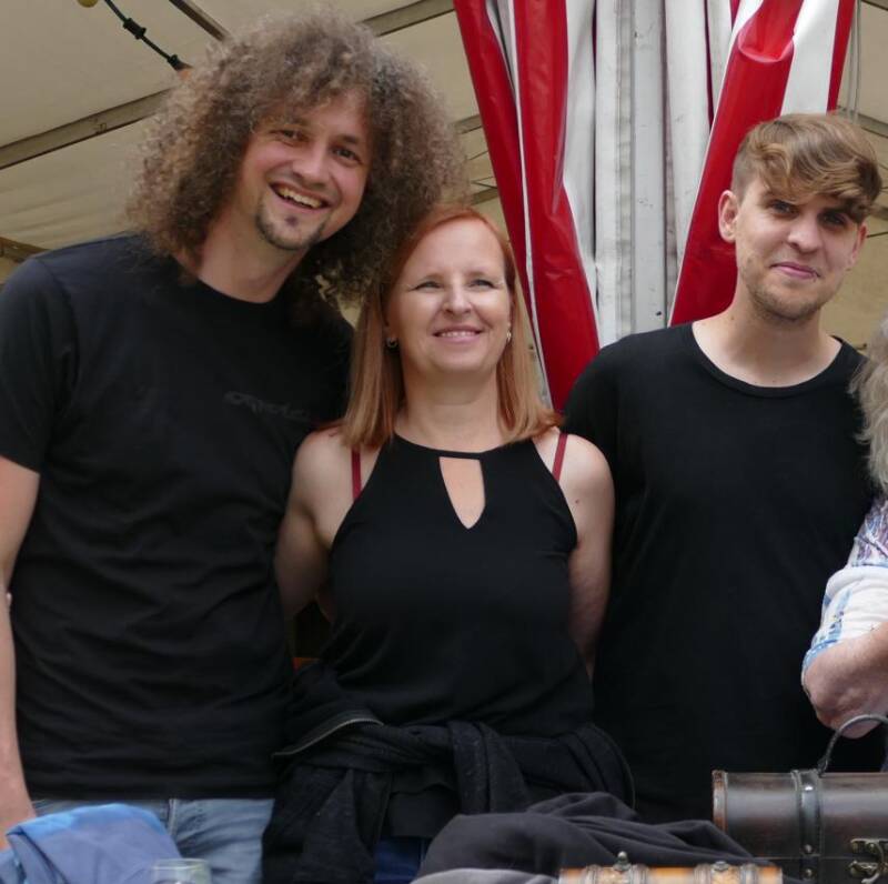 Melanie Mau & Martin Schnella – The Rainbow Tree