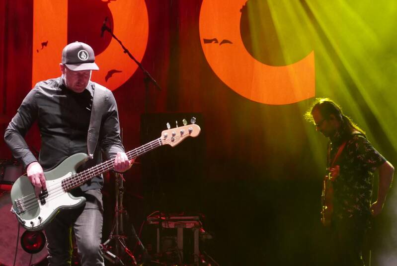 16_Long Distance Calling