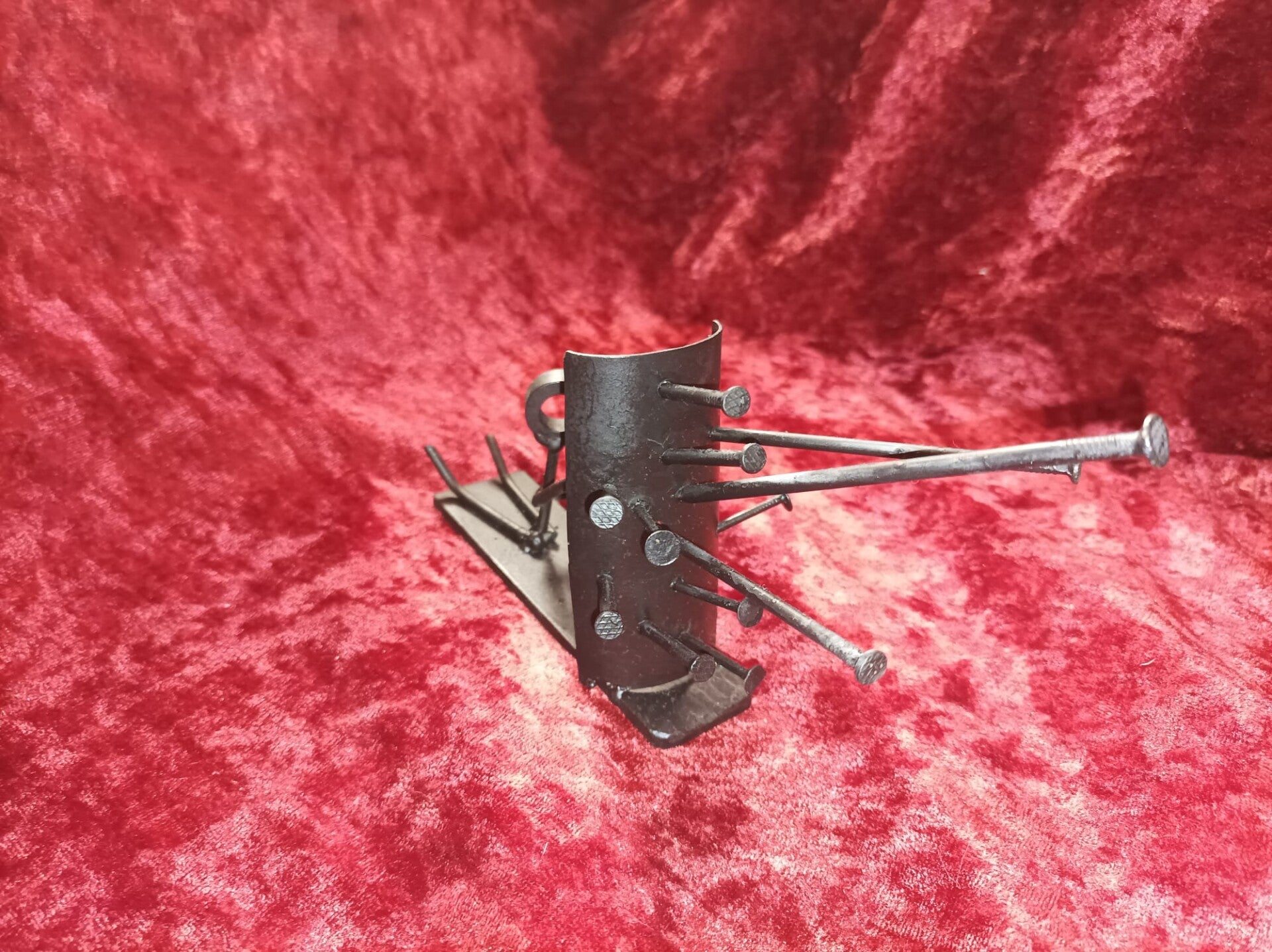 Stahlkunstfigur " Immer den Rücken frei halten "