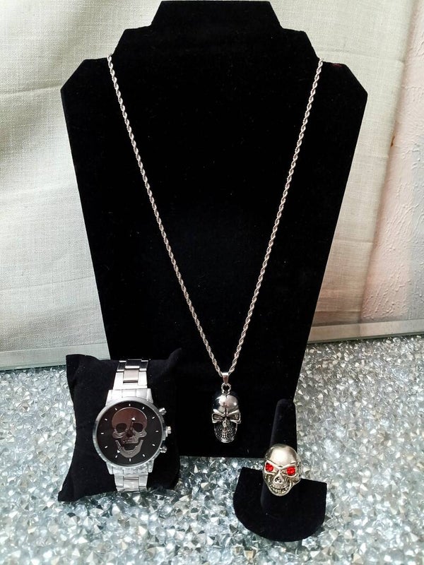 Skull chain set