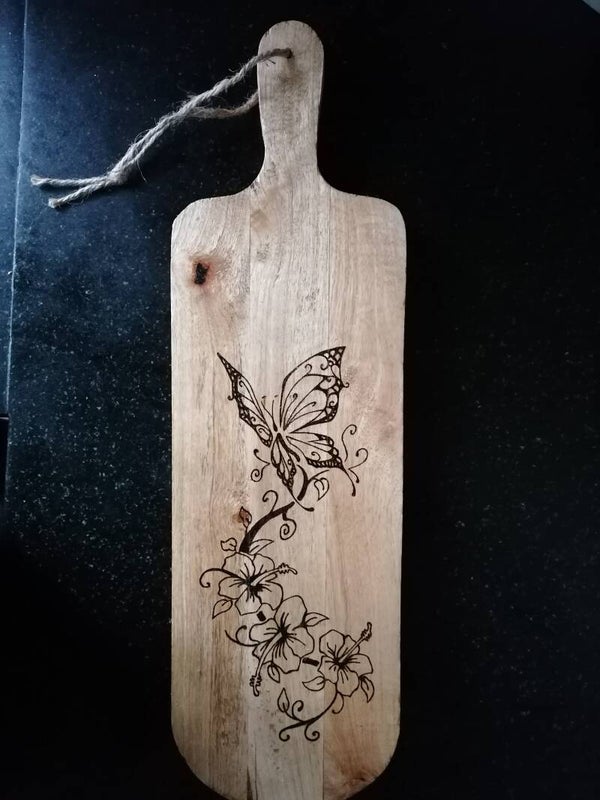 Vlinder met hibiscus