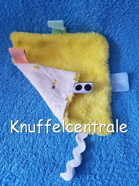 Snooze Baby geel label knuffeldoek Zwitsal klein SnoozeBaby