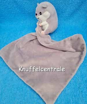 Zeeman hamster grijs met knuffeldoek en rammel (zonder label)