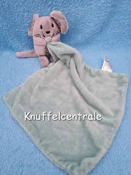 Zeeman muis grijs met groene knuffeldoek en rammel (zonder label)
