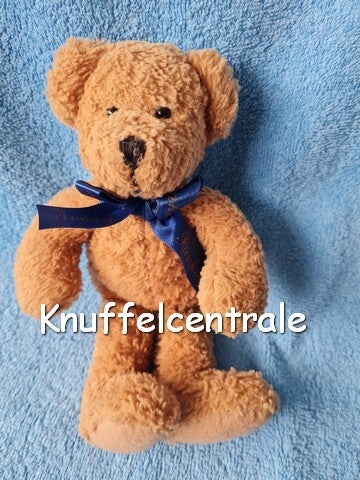 Sunkid beer bruin met blauw sjaal 22 cm
