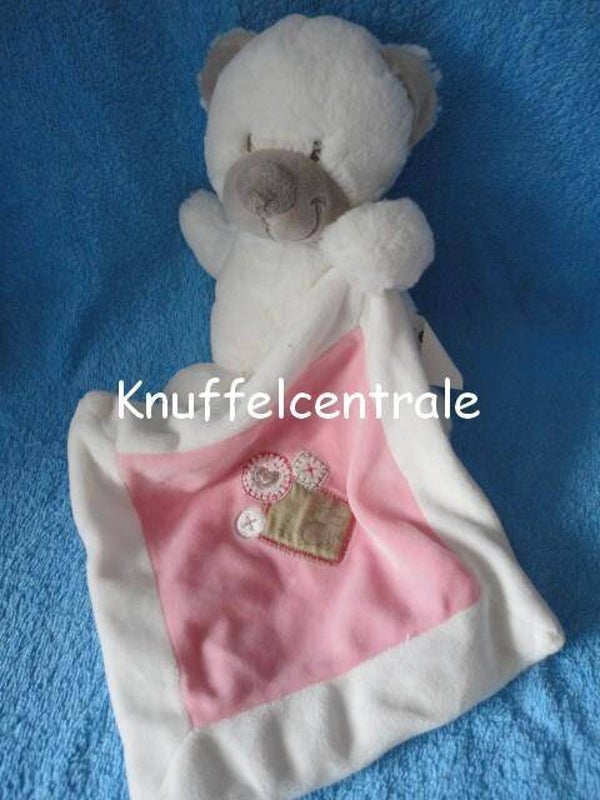 Nicotoy beer wit met roze knuffeldoek