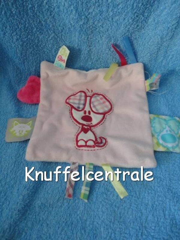 Tiamo Pip knuffeldoek roze met labeltjes