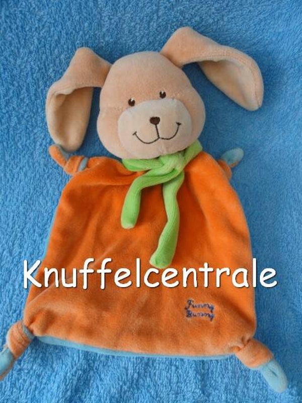 Evora Konijn Funny Bunny oranje knuffeldoek met sjaaltje (zonder label)