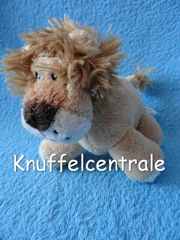 Family Shop leeuw 15 cm