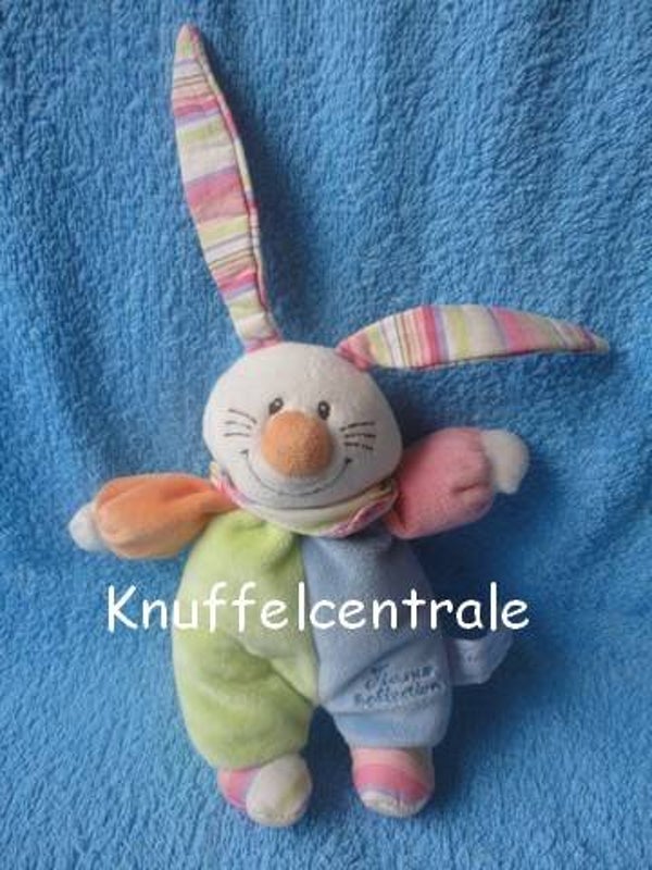 Tiamo konijn Bets gekleurd met rammel  18 cm