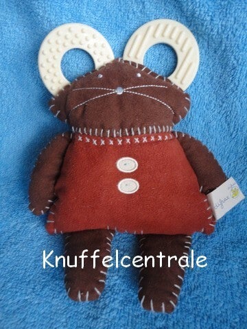 Difrax poes bruin met bijtstukken