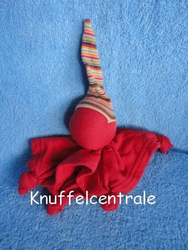 Dirkje spookje knuffeldoek rood katoen met gestreept puntmuts