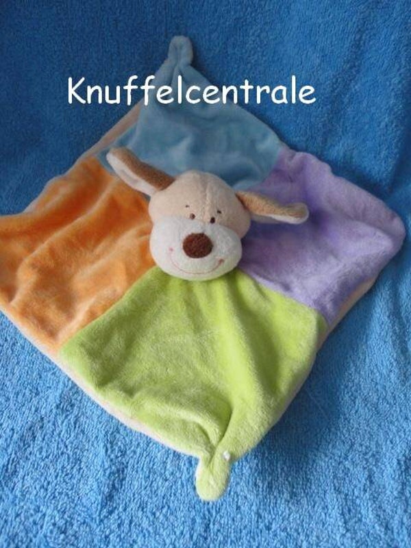 Zeeman hond knuffeldoek gekleurd pastel zachte kleuren met rammel