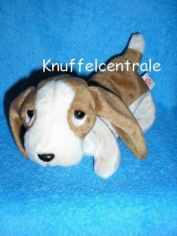 TY hond 1998 Tracker  the Basset Hound dog