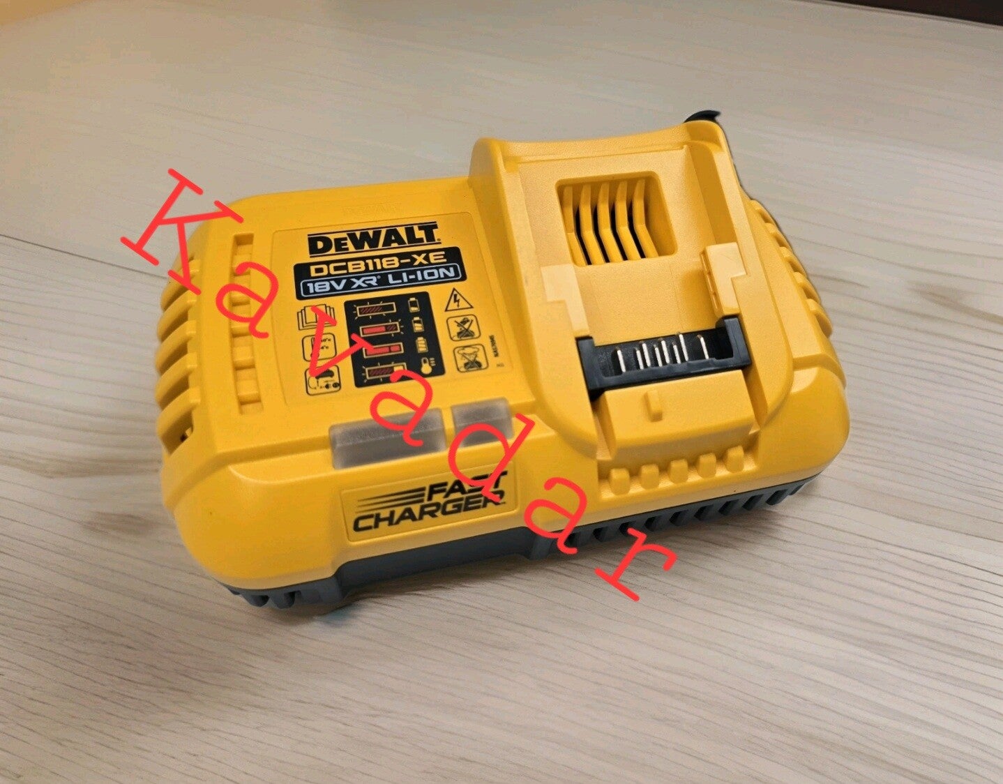 Dewalt 18v/54v FAST charger DCB118