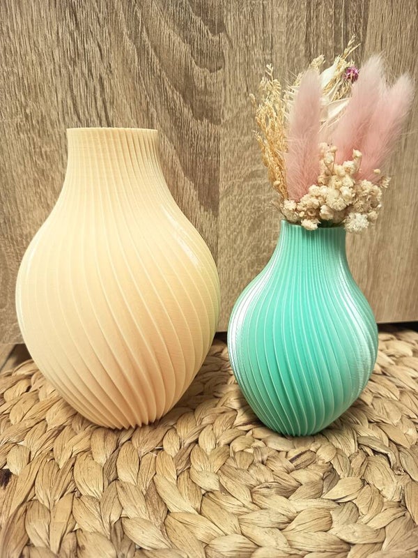 Große Vase in einem zartem Weiß- Sandbeige oder Mintgrün