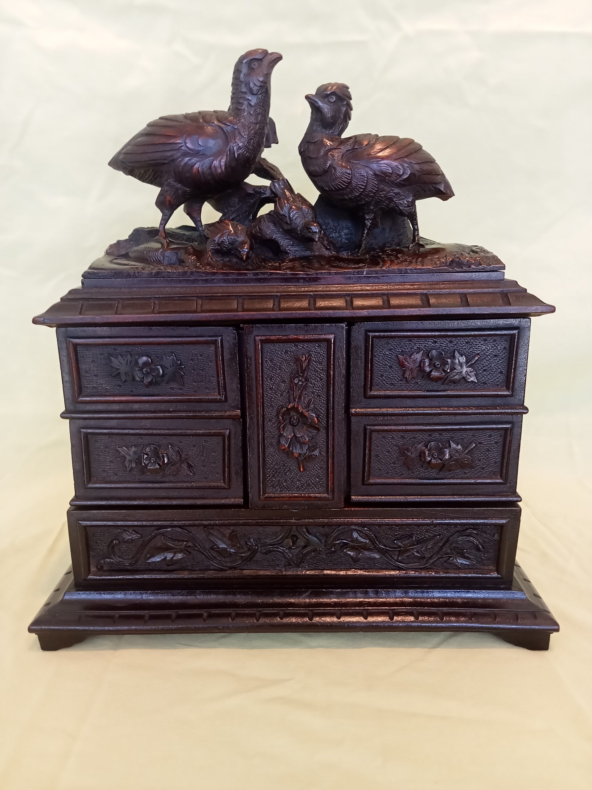 Antique jewellery box