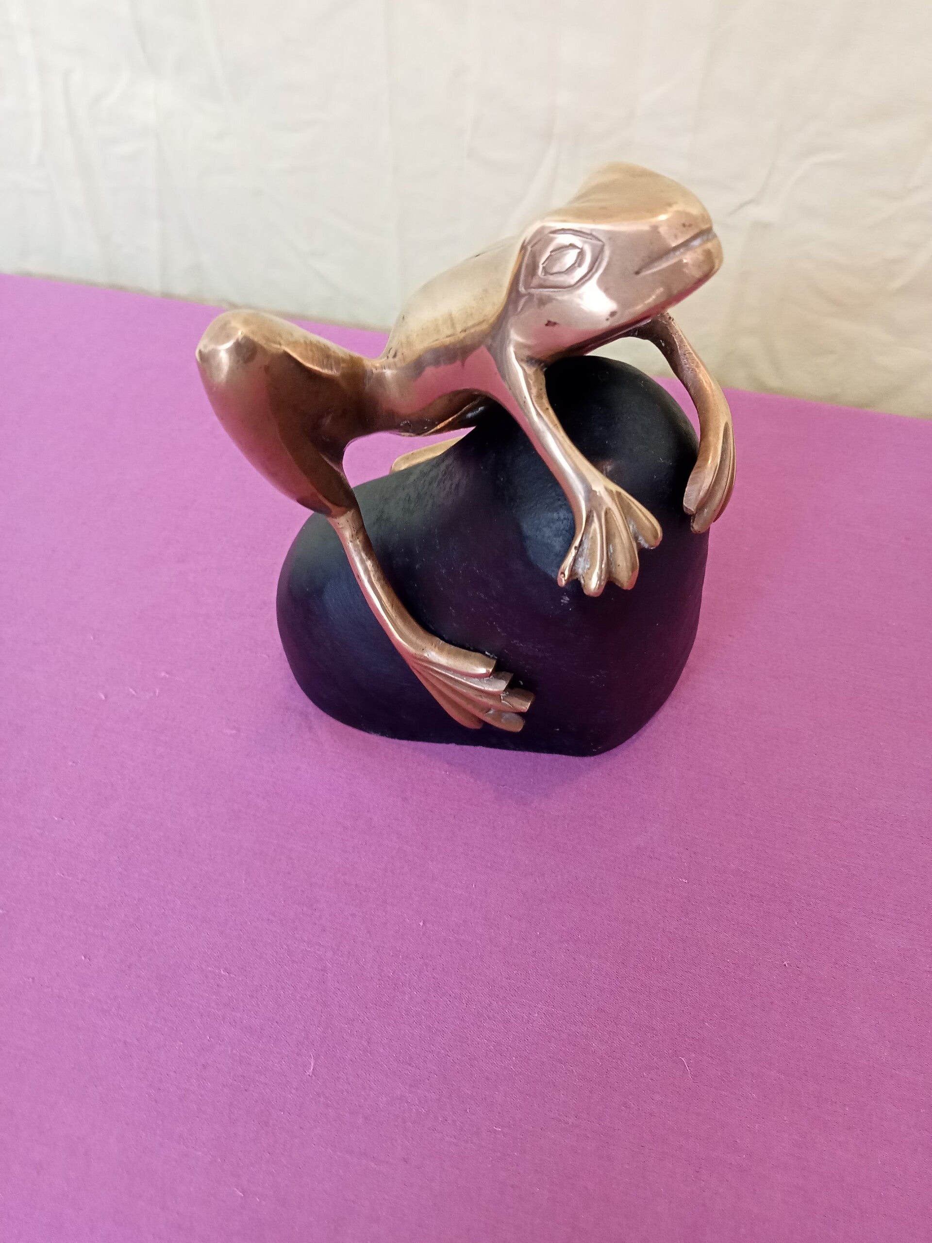 Brass frog