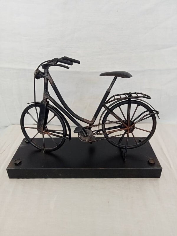 Decorative metal bike