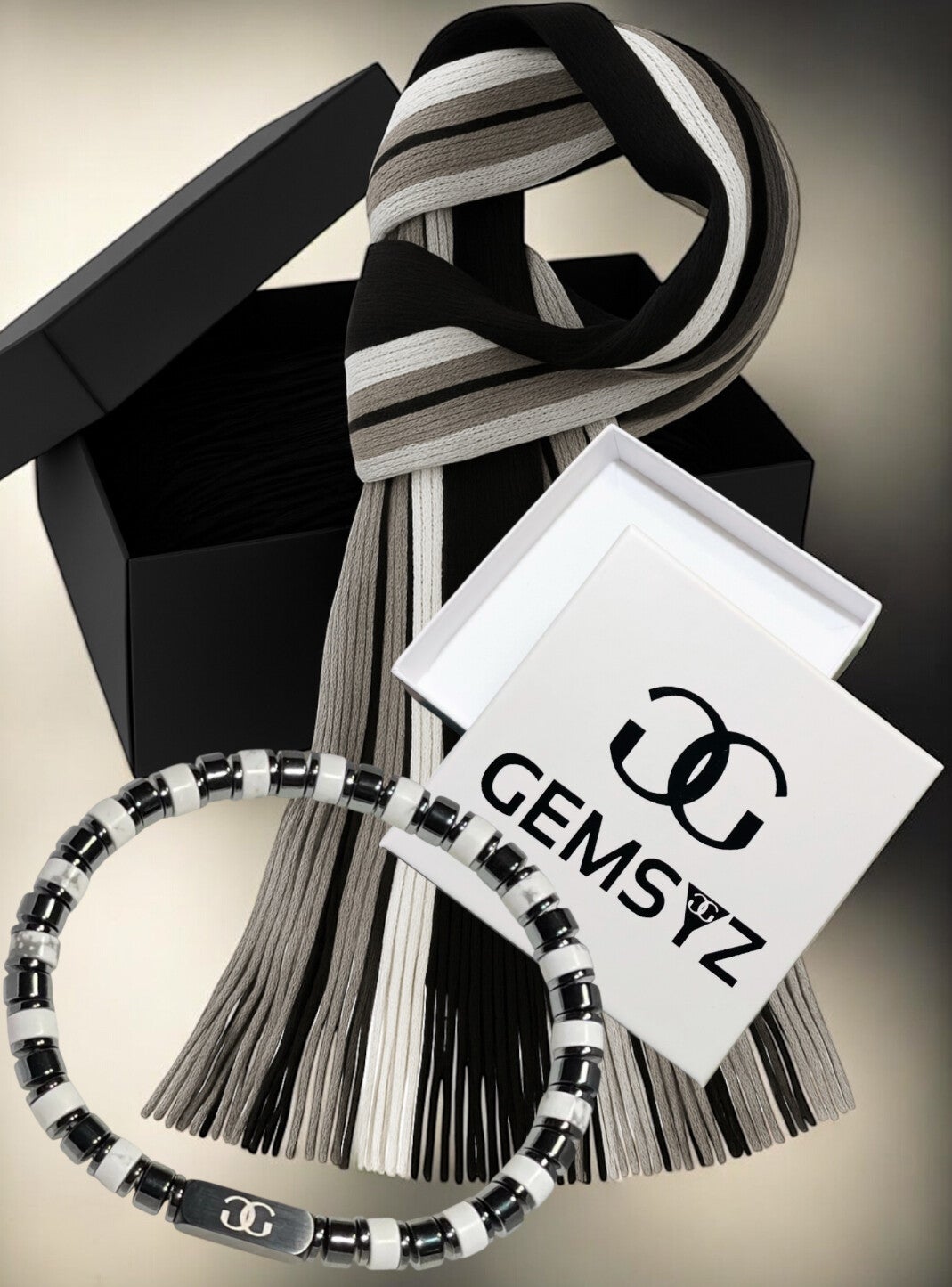 Cadeaubox voor mannen met White Howlite natuursteen armband en grijze sjaal