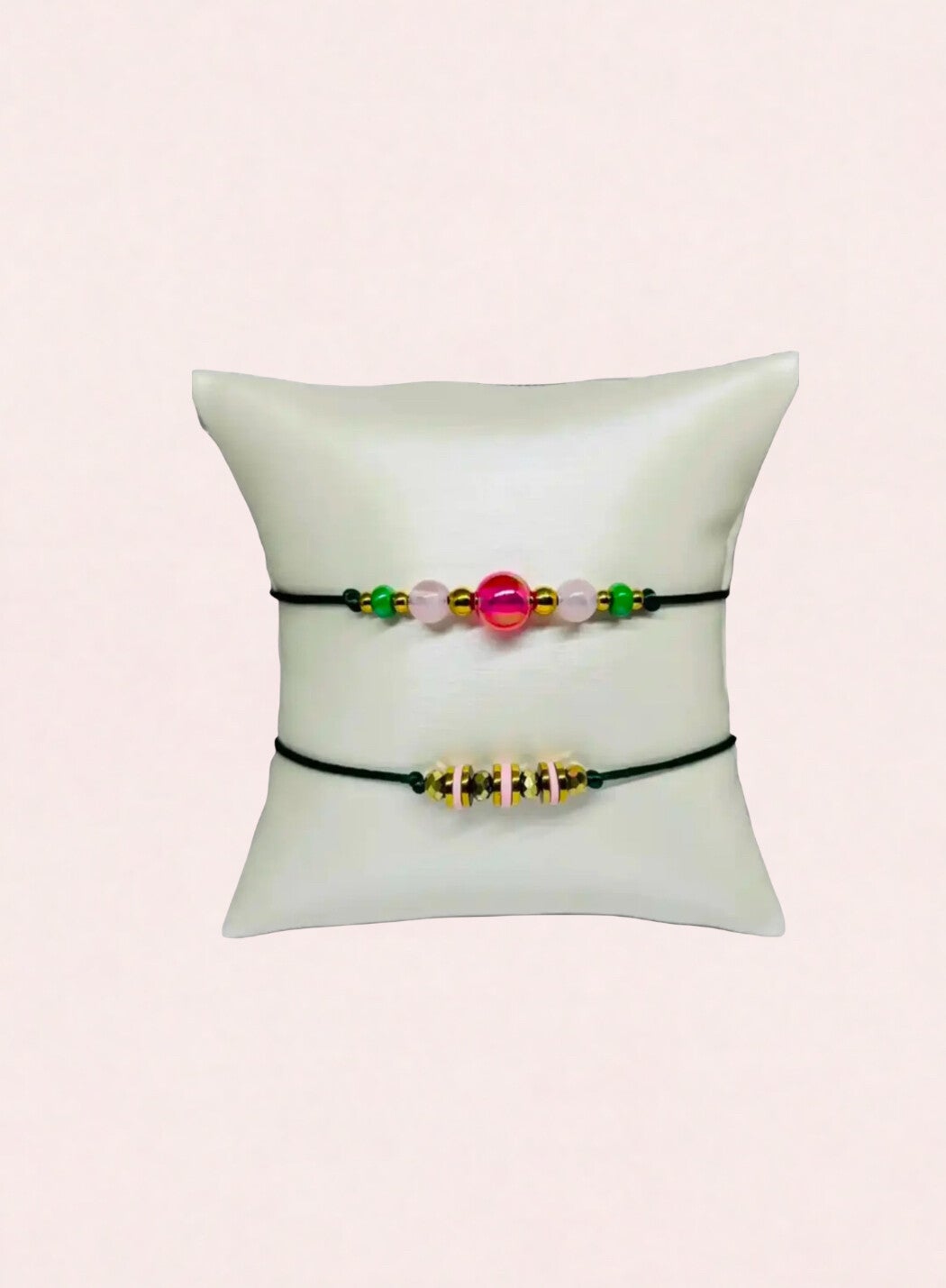 Armbandenset met roze groene en gouden kralen