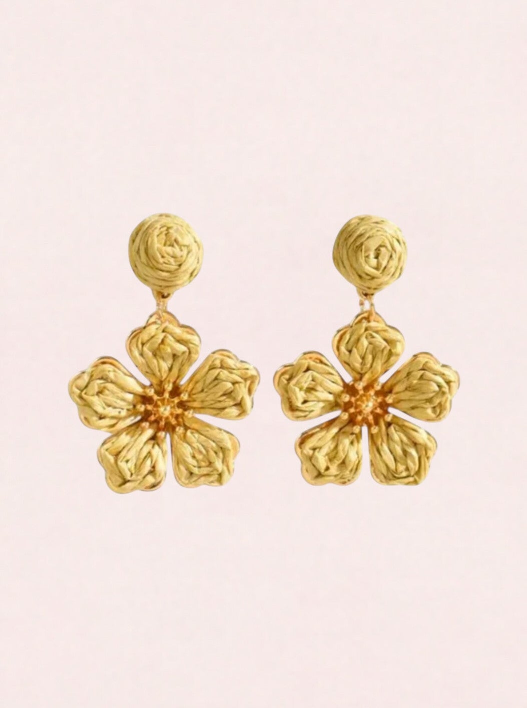 Bloem oorbellen raffia bloesem beige goud