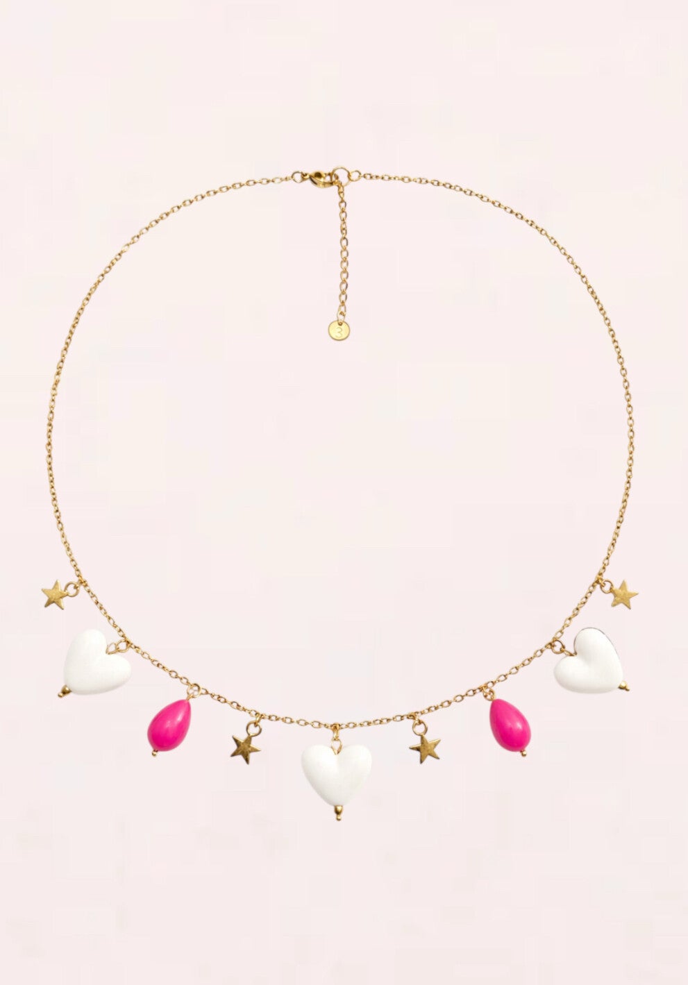 Bedelketting met witte hartjes en roze kralen