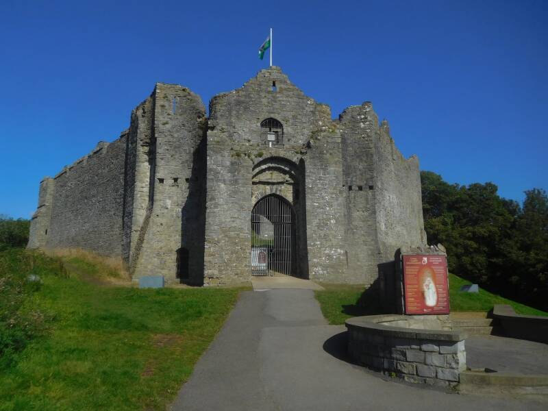 Oystermouth Castle-wales35.nl