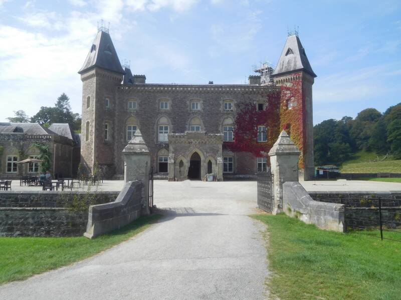 Newton house wales35.nl