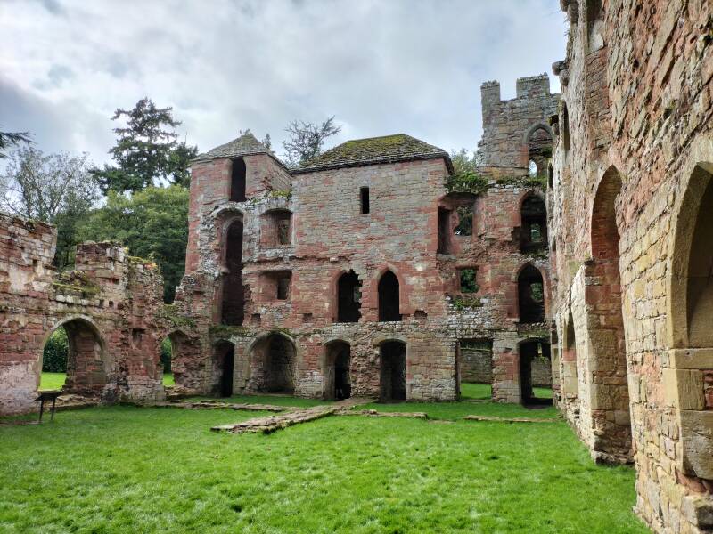 Acton Burell Castle wales35.nl