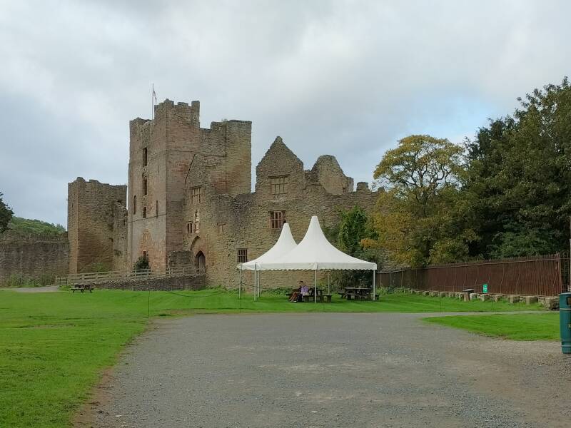 Ludlow Castle wales35.nl