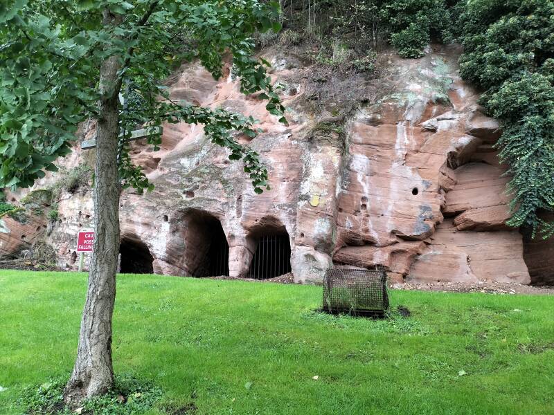 Lavington caves wales35.nl