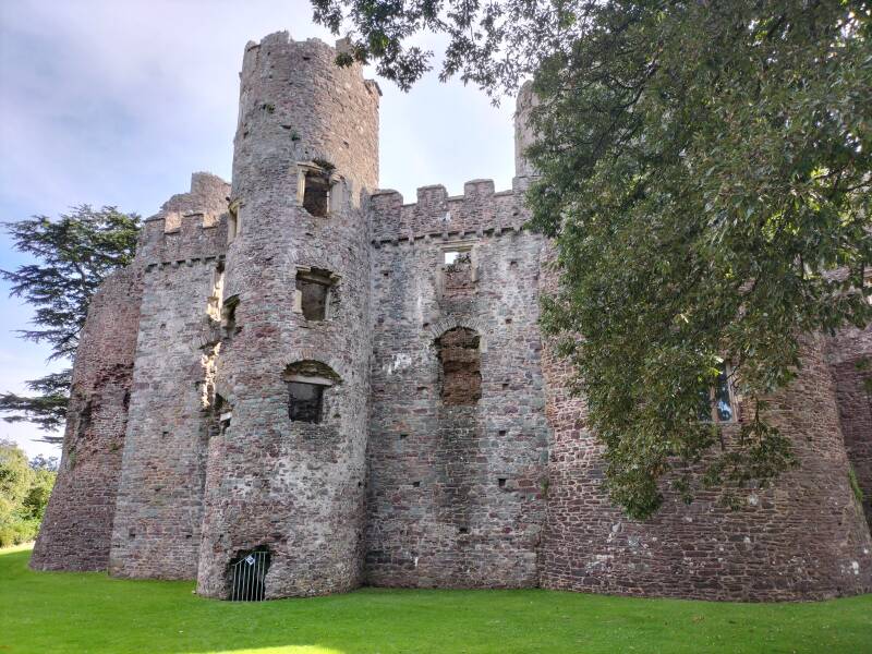 Laugharne Castle wales35.nl