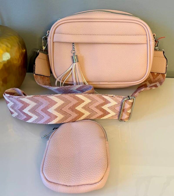 Sac rose pale avec sangle et pochette amovible