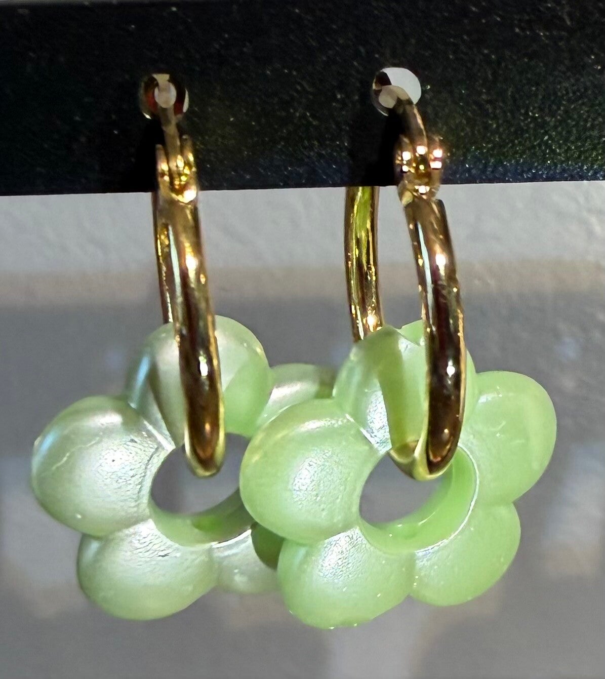 Boucles d’oreilles créoles dorées - vert