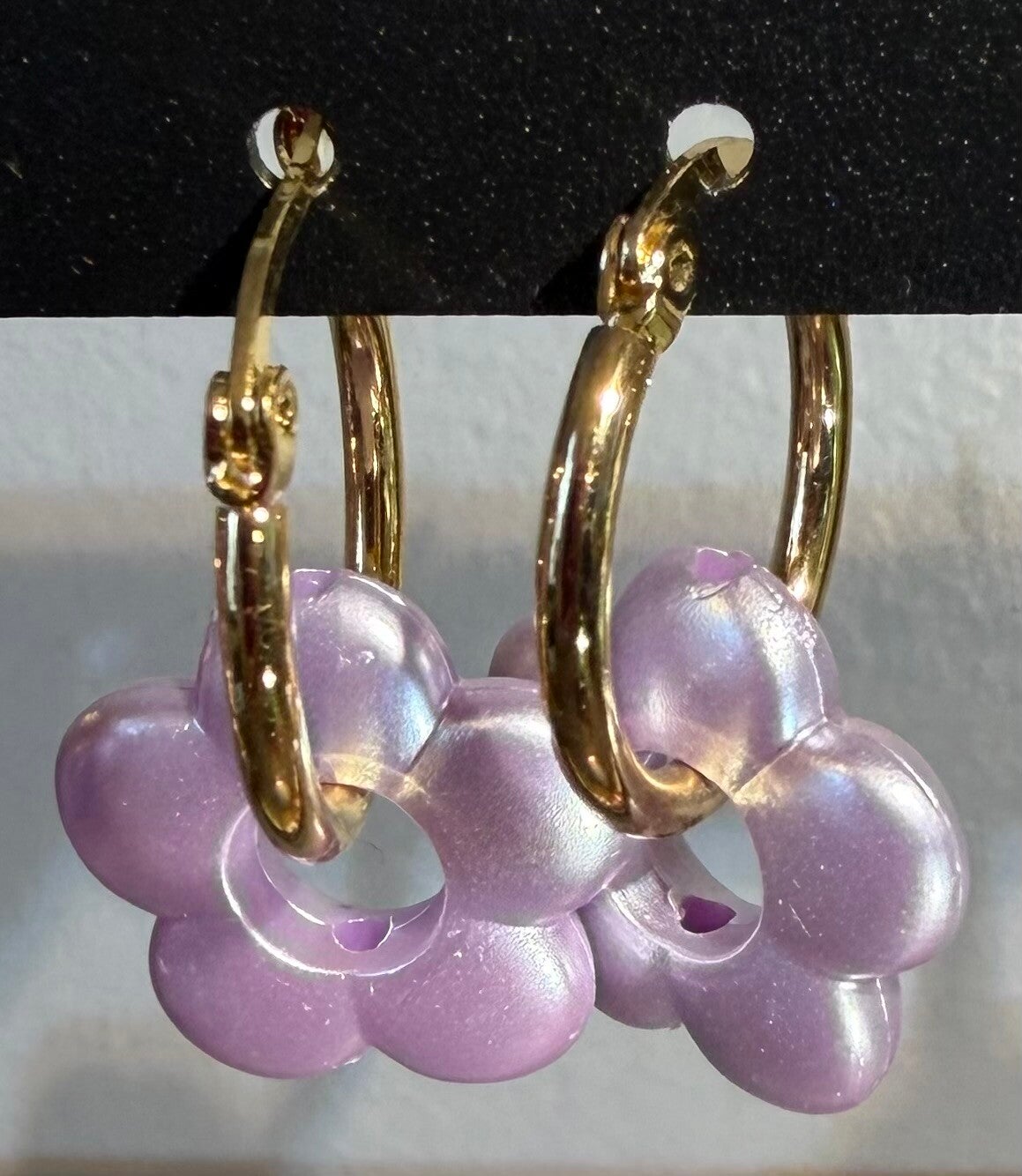 Boucles d’oreilles créoles dorées - mauve