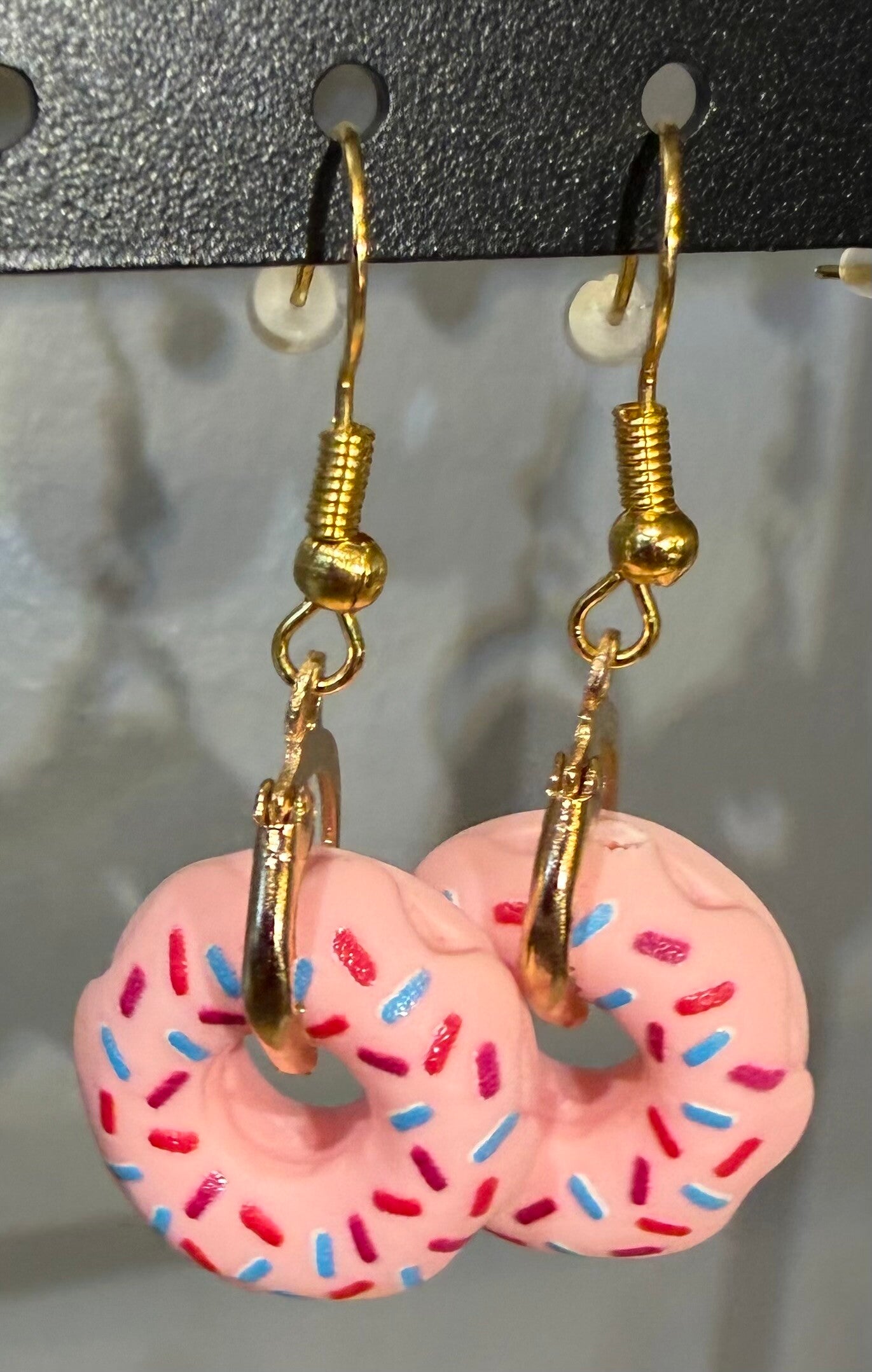 Boucles d’oreilles dorées donuts rose