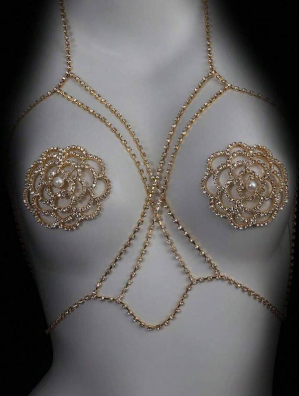 Ensemble bikini avec chaîne de corps croisée et cache-tétons sexy ajourés en argent, convenant pour les sous-vêtements sexy d'Halloween, les mariages, les fêtes, les boîtes de nuit ou le port quotidien, les raves en doré