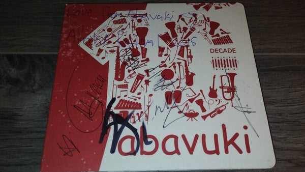Abavuki ‎- Decade (Gesigneerd door de Band)