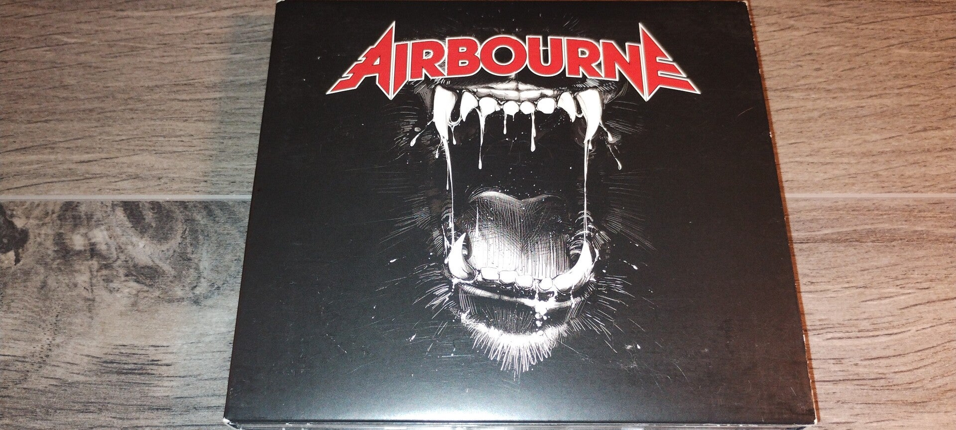 Airbourne ‎- Black Dog Barking (2 CD Special Edition Digipack)