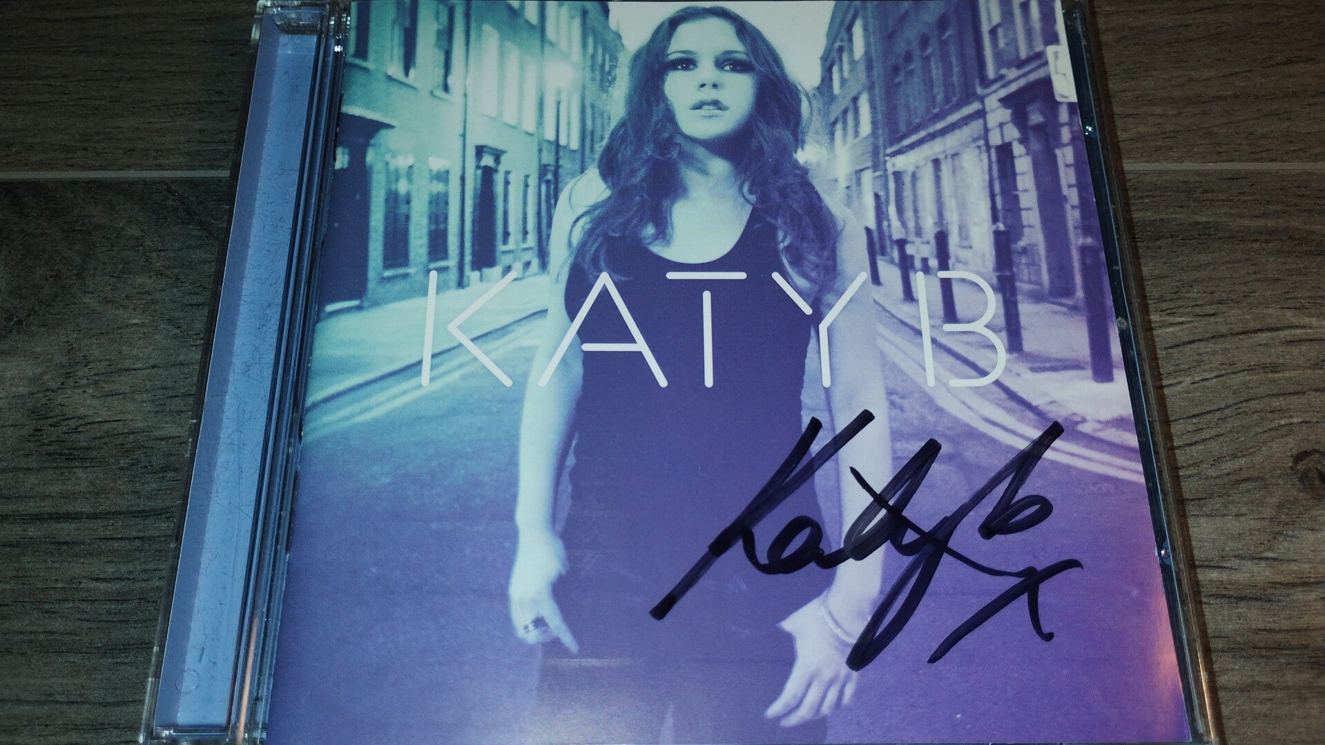 Katy B - On A Mission (Gesigneerd)