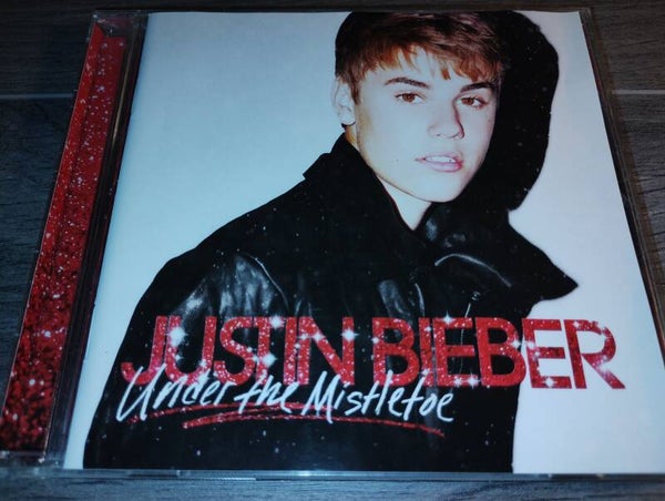 Justin Bieber - Under The Mistletoe