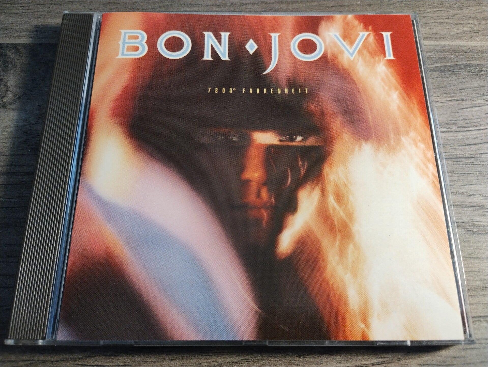 Bon Jovi - 7800 Fahrenheit