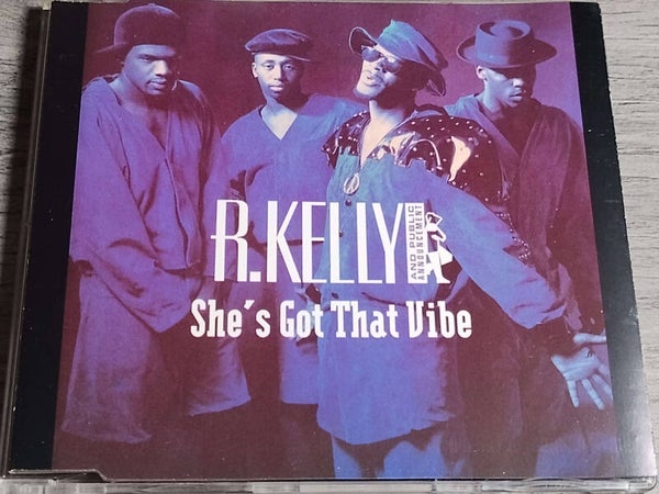 R Kelly And The Public Announcement - She's Got That Vibe (CD Single)